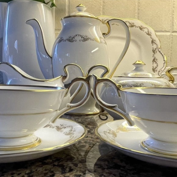 LouisXV “Breakfast For Two” service  by Aynsley, John. Fine bone china. England - Picture 13 of 17